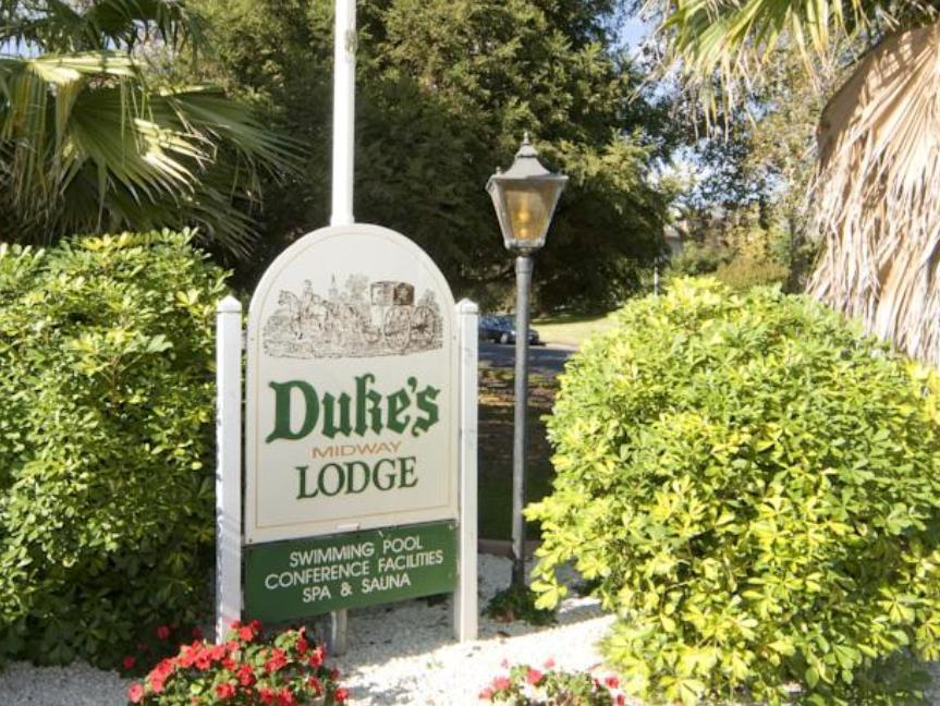 Dukes Midway Lodge Оукланд Екстериор снимка